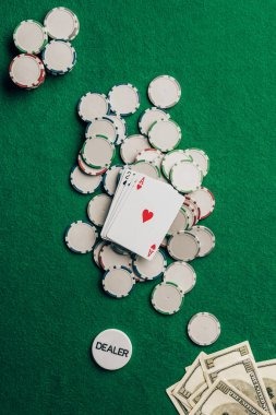 Antarmuka permainan baccarat live dengan statistik dan opsi taruhan